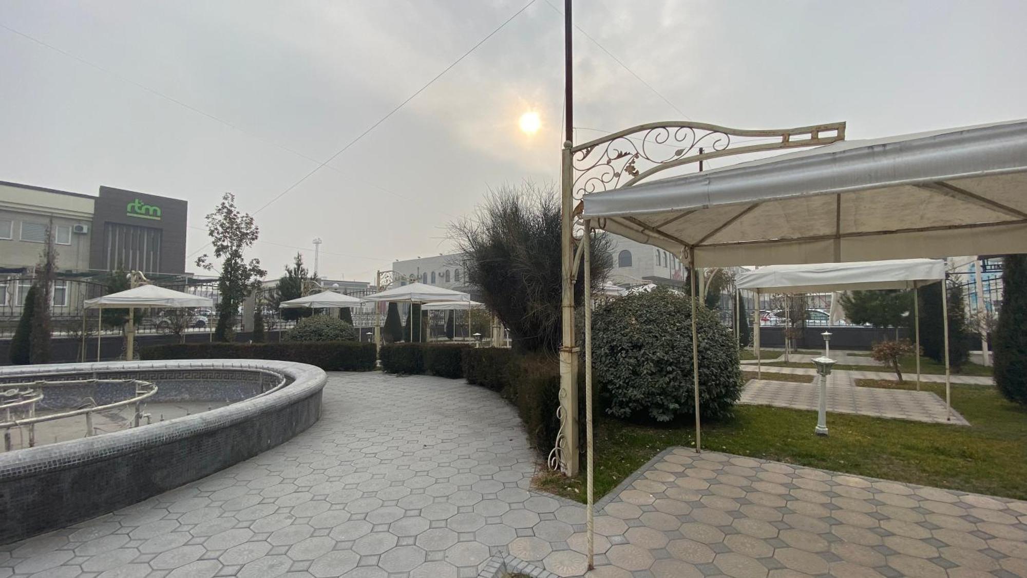 Diyor Hotel Marghilon Exterior foto