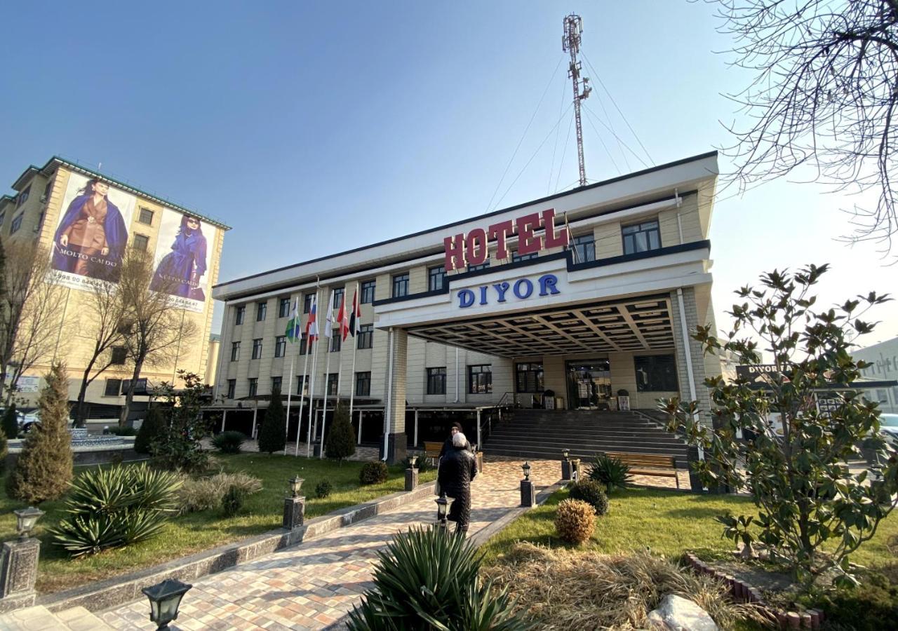 Diyor Hotel Marghilon Exterior foto